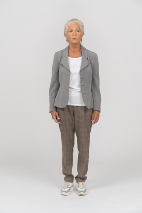 Vista frontal, de, un, anciana, en, traje