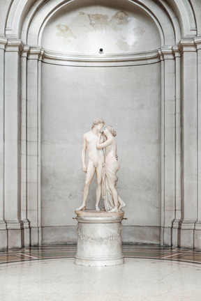 Sfondo con una bella scultura